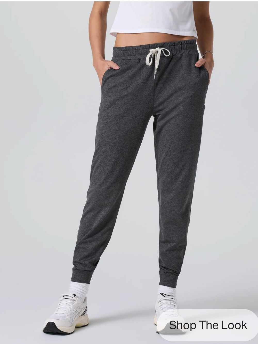 Vuori Performance Jogger Pants In Charcoal Heather